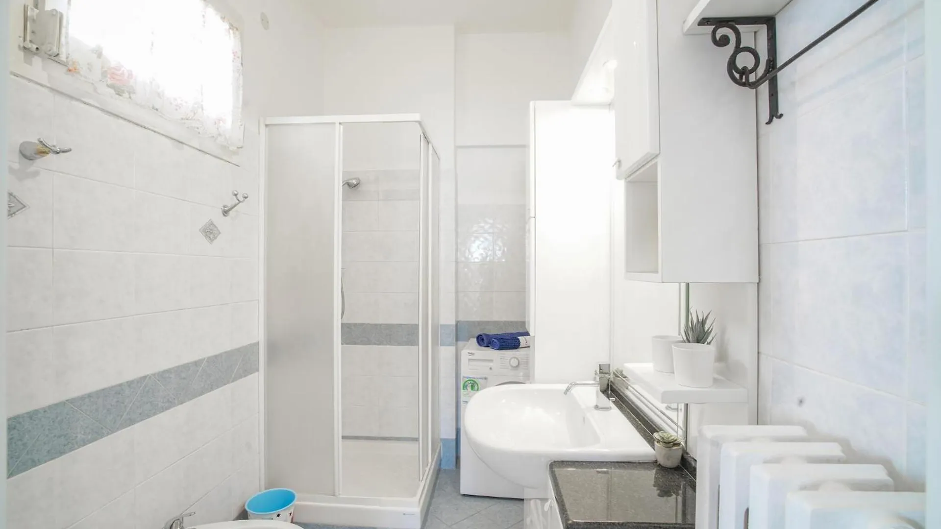 3 Bedroom Amazing Apartment In Avegno 0*,  イタリア