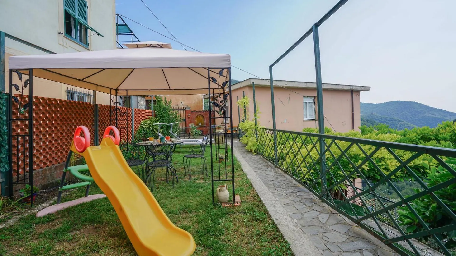 3 Bedroom Amazing Apartment In Avegno