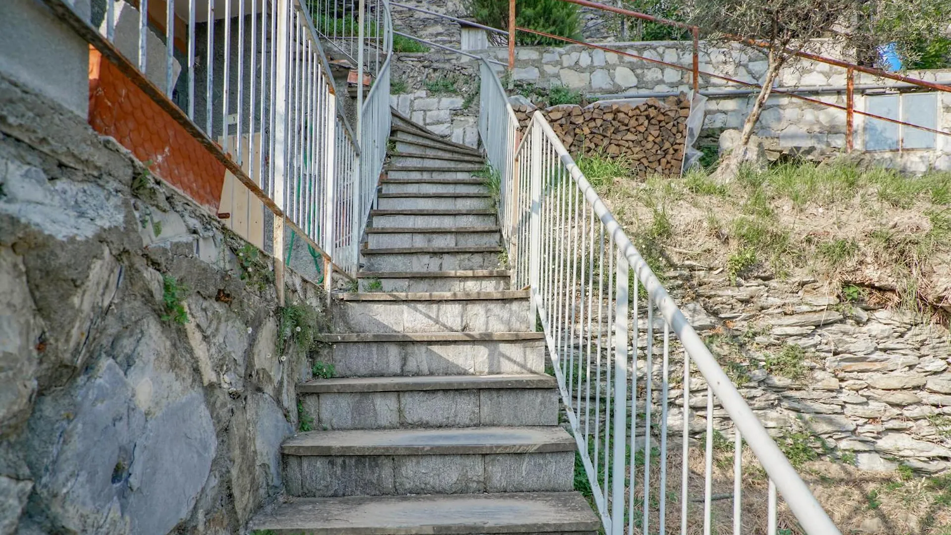 3 Bedroom Amazing Apartment In Avegno