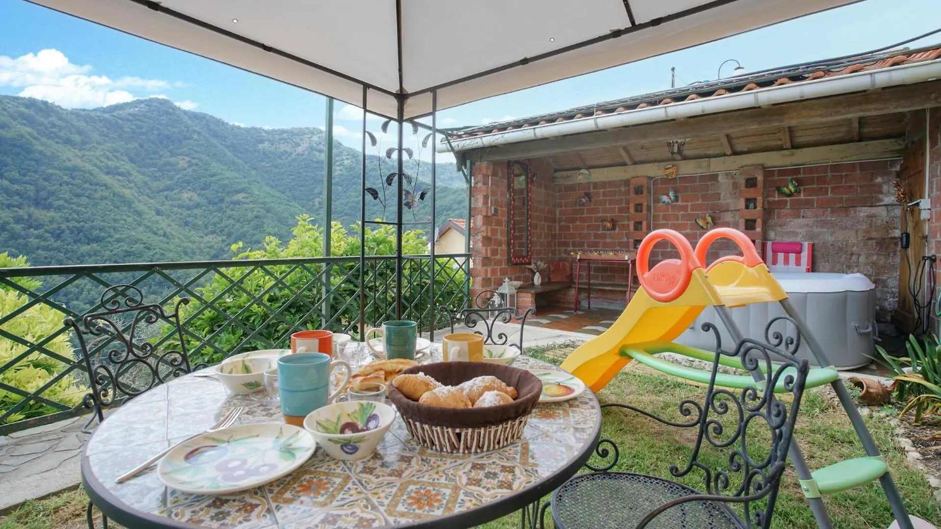 3 Bedroom Amazing Apartment In Avegno イタリア