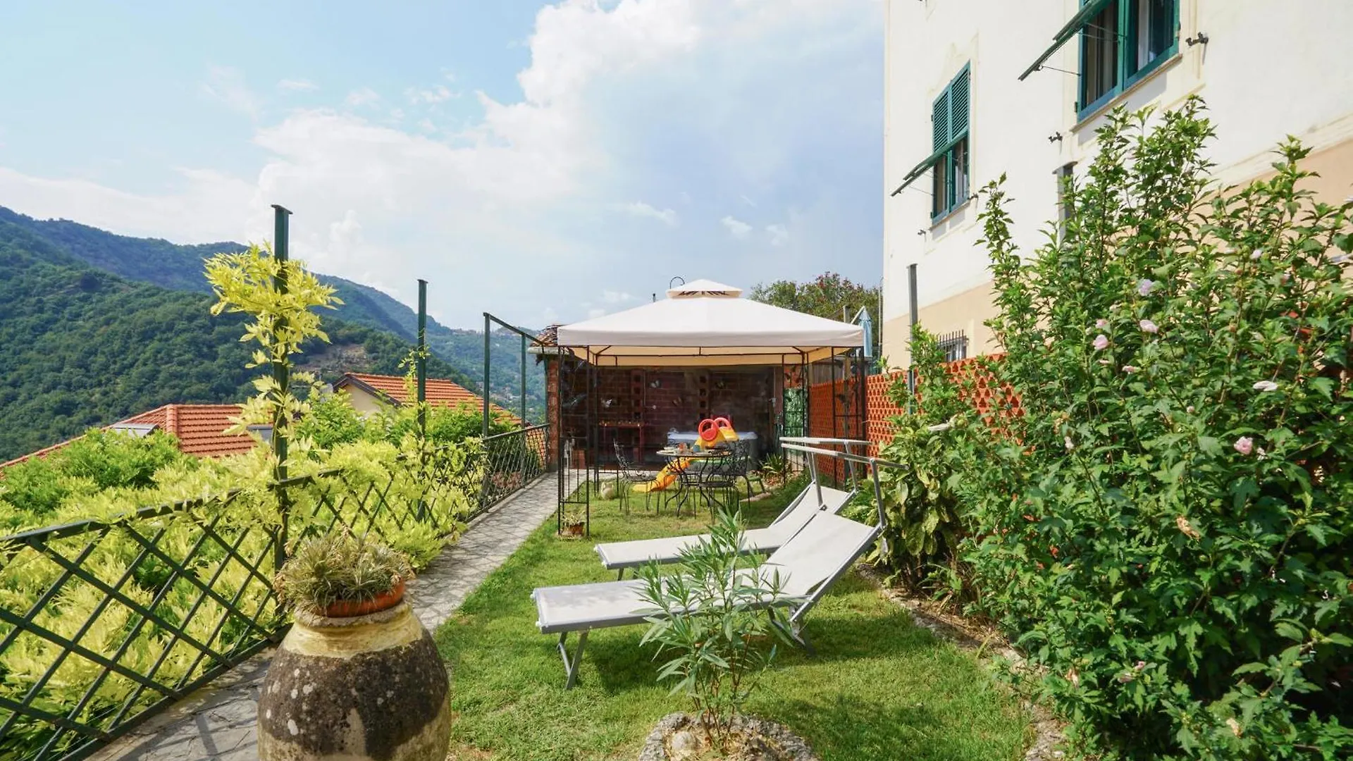 3 Bedroom Amazing Apartment In Avegno